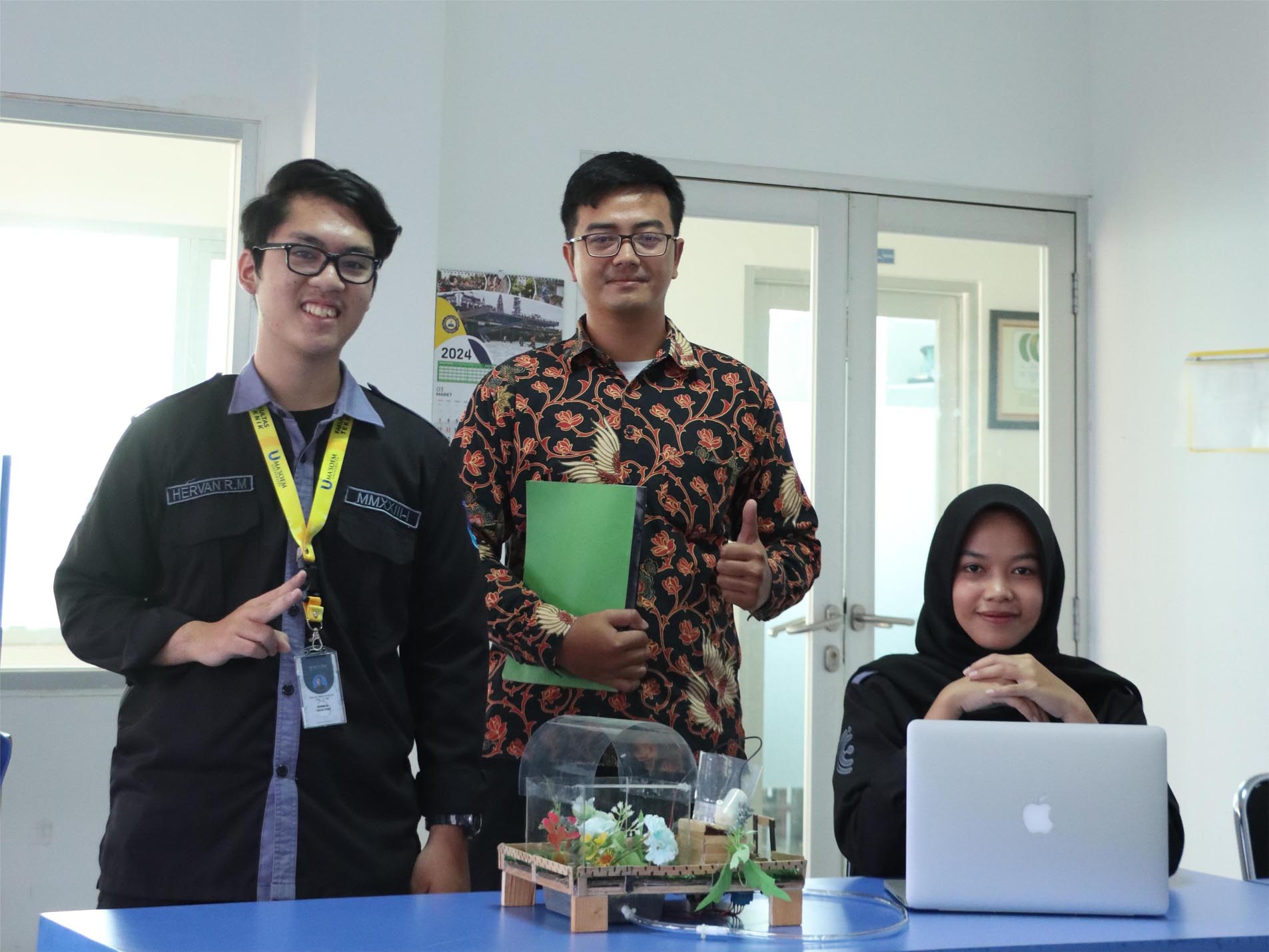 Jurusan Teknik Industri Mempelajari Apa Saja Selain Efisiensi Produksi dan Manajemen Rantai Pasok?