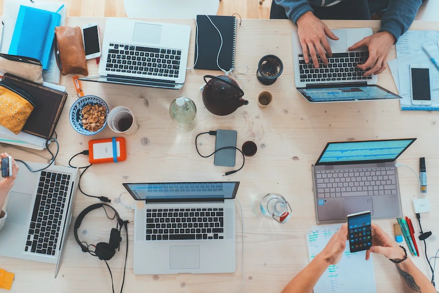 Kenapa Bisnis Jasa Digital Cocok untuk Gen Z yang Ingin Mandiri Finansial