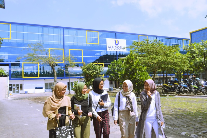 Mau Kuliah Sambil Jalan-Jalan? Bandung Solusinya!