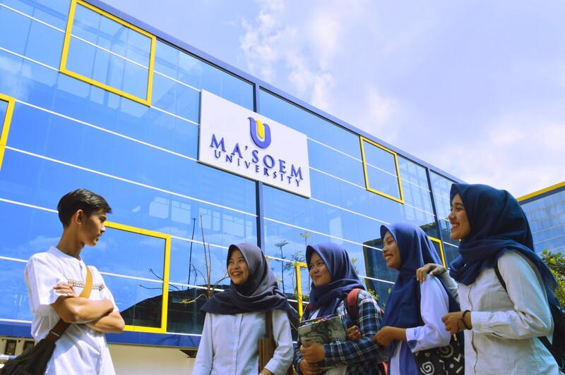 Kisah Sukses Karyawan yang Meraih Gelar Sarjana Sambil Bekerja